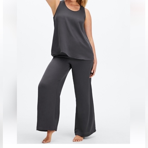 Fabletics Ecosatin sleepwear - Picture 1 of 6